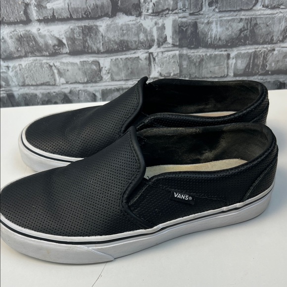 Vans Women's Black Slip-On Shoes - Picture 12 of 12